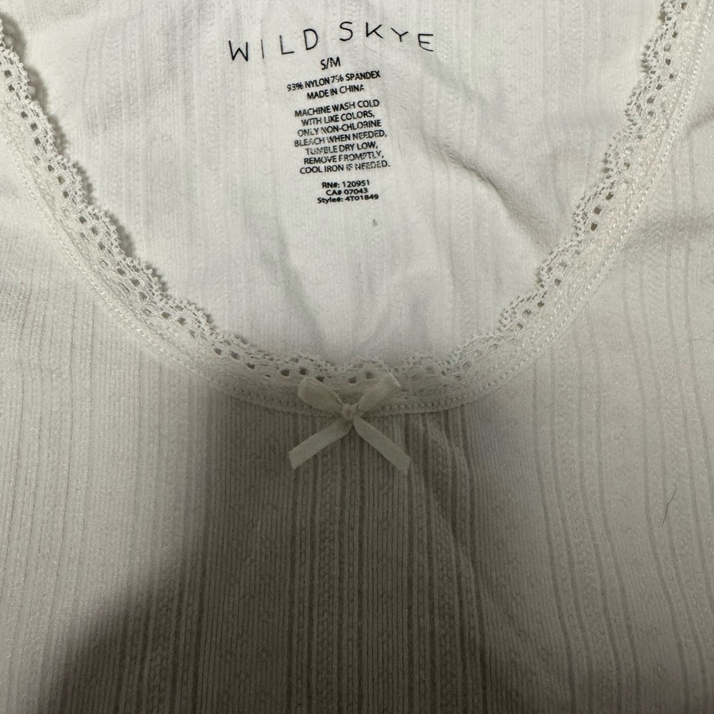 Wild Skye Ribbed Fitted Tee Size Small - Picture 2 of 4